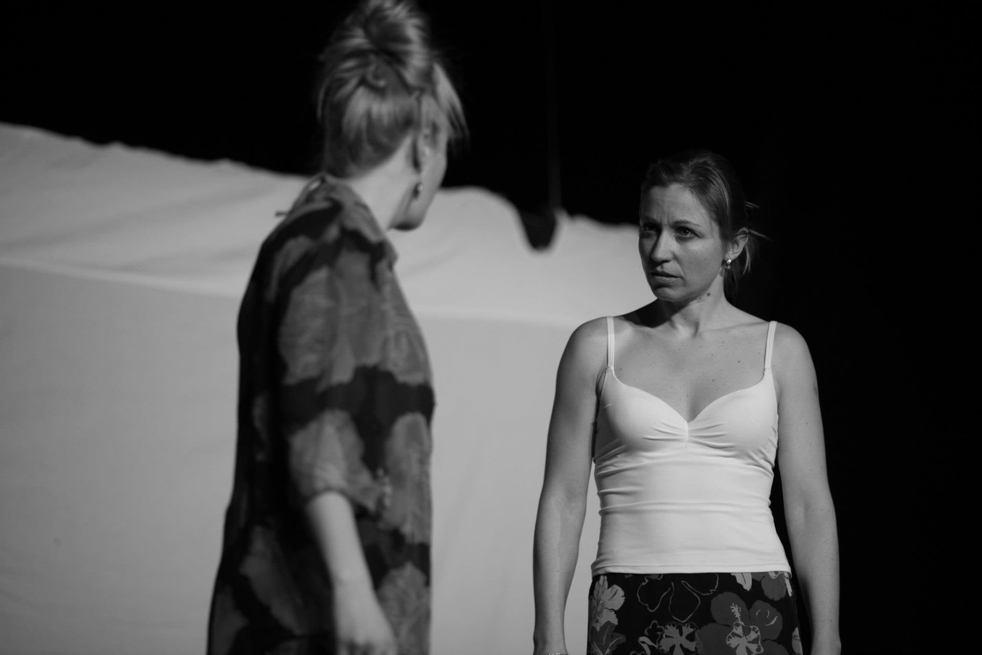 Peripetie actors in a dramatic rehearsal scene